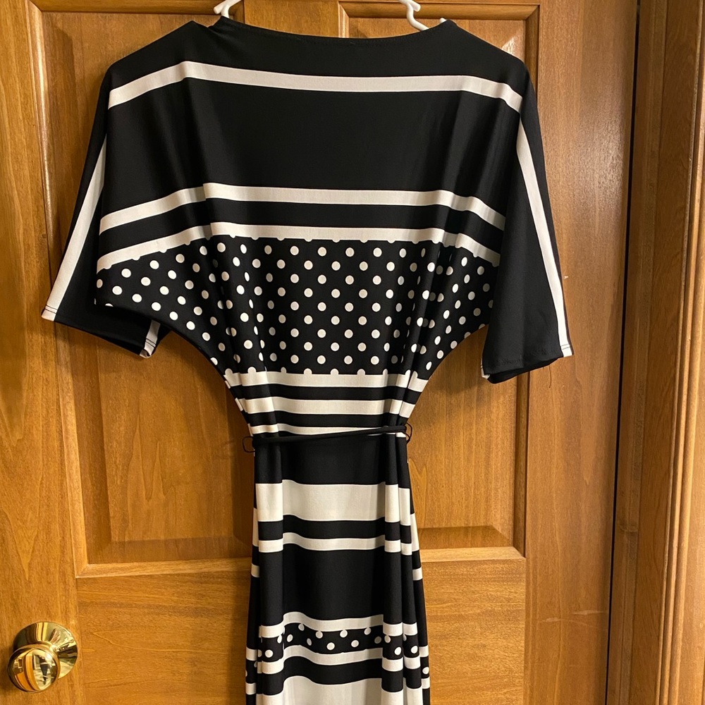 Dress - Picture 2 of 3